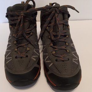 Vasque Men's boot shoes, size 9, brand new/never worn